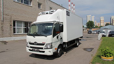 HINO 300 7,5.     50 