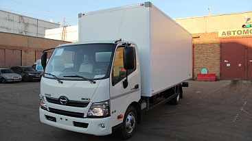 HINO 300 7,5.    