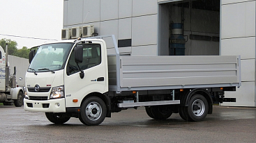 HINO 300 7,5.    